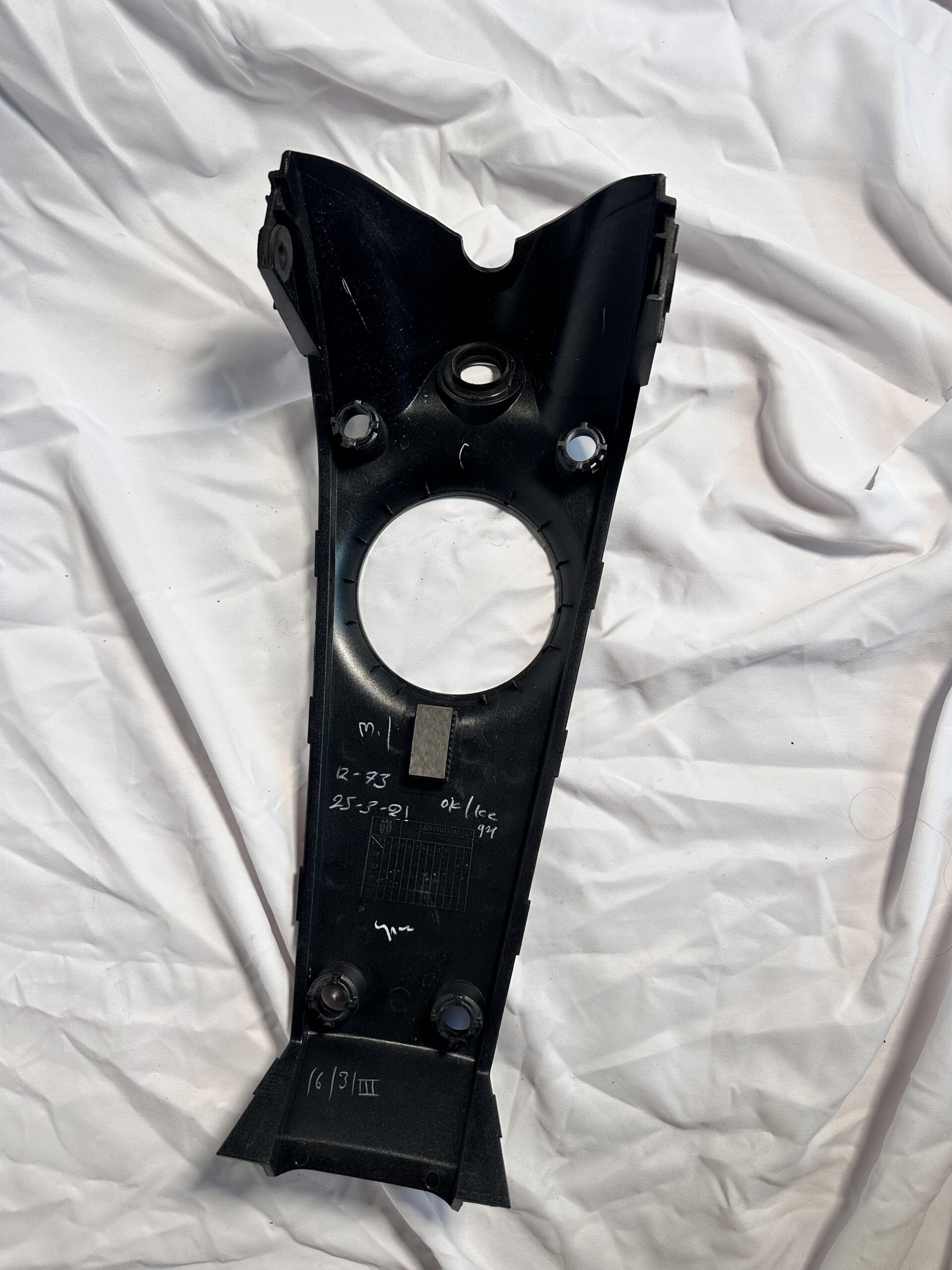 2021+ Husqvarna Svartpilen 401 Vitpilen 401 Fuel Tank Cover Top fuel tank cover - Image 2