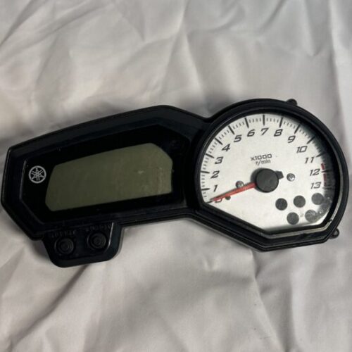 OEM Yamaha FZ8 Speedometer / Instrument Cluster (2011–2015)
